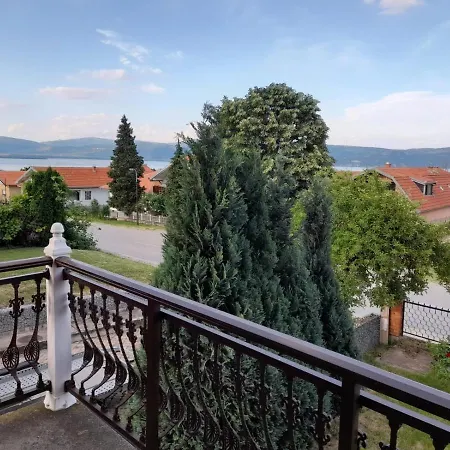 Guest House Lona Golubac Exterior foto