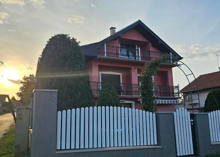 Guest House Lona