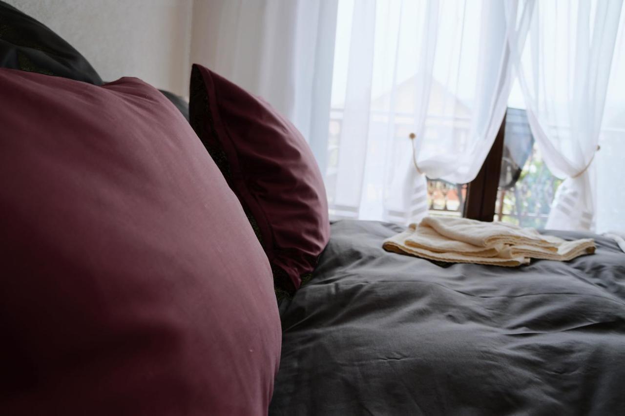 Lona Apartment